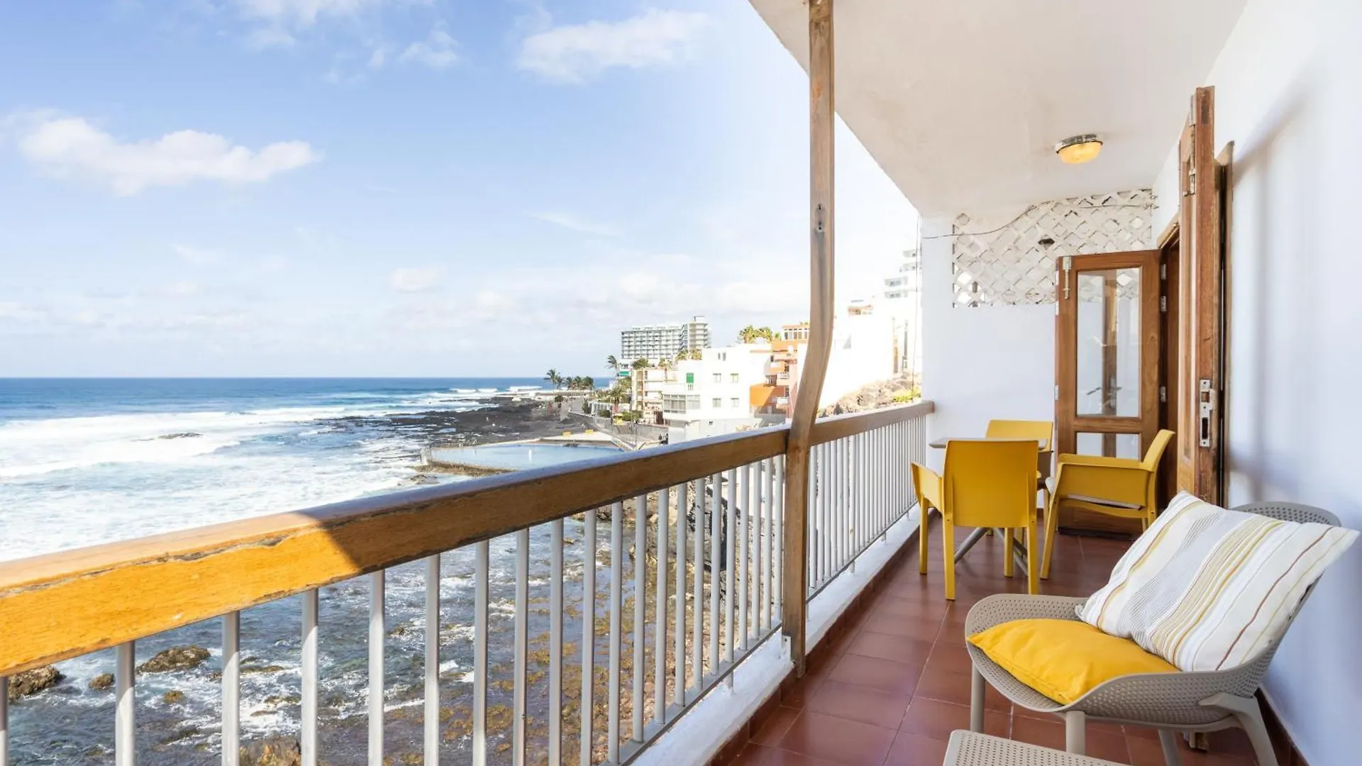 Live La Punta Maresia location